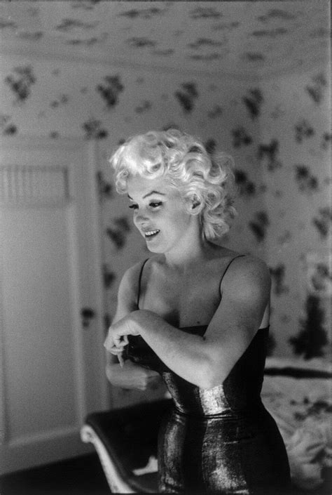 what actress wore chanel no 5 to bed|chanel 5 marilyn monroe.